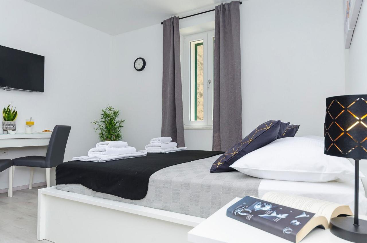 Apartments And Rooms Adriatic Suites Sibenik Luaran gambar