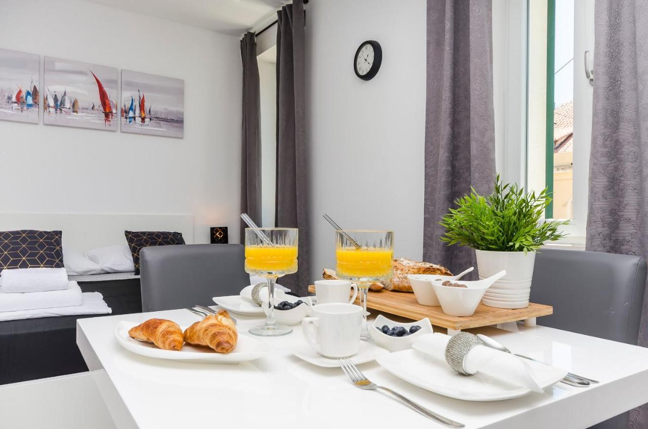 Apartments And Rooms Adriatic Suites Sibenik Luaran gambar