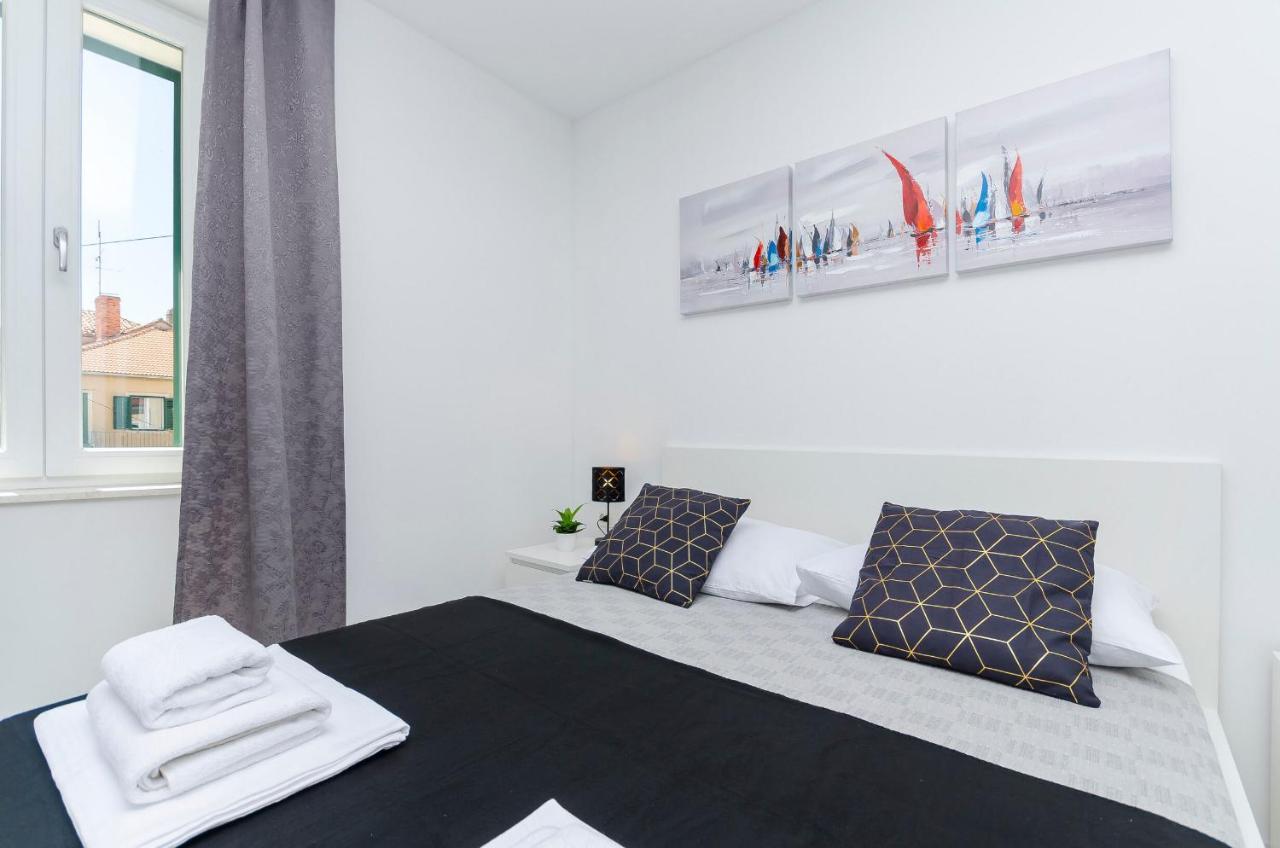 Apartments And Rooms Adriatic Suites Sibenik Luaran gambar