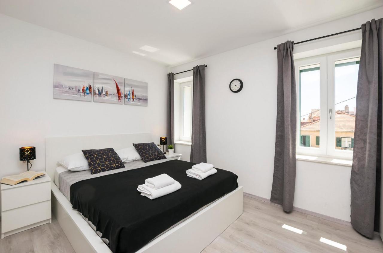 Apartments And Rooms Adriatic Suites Sibenik Luaran gambar