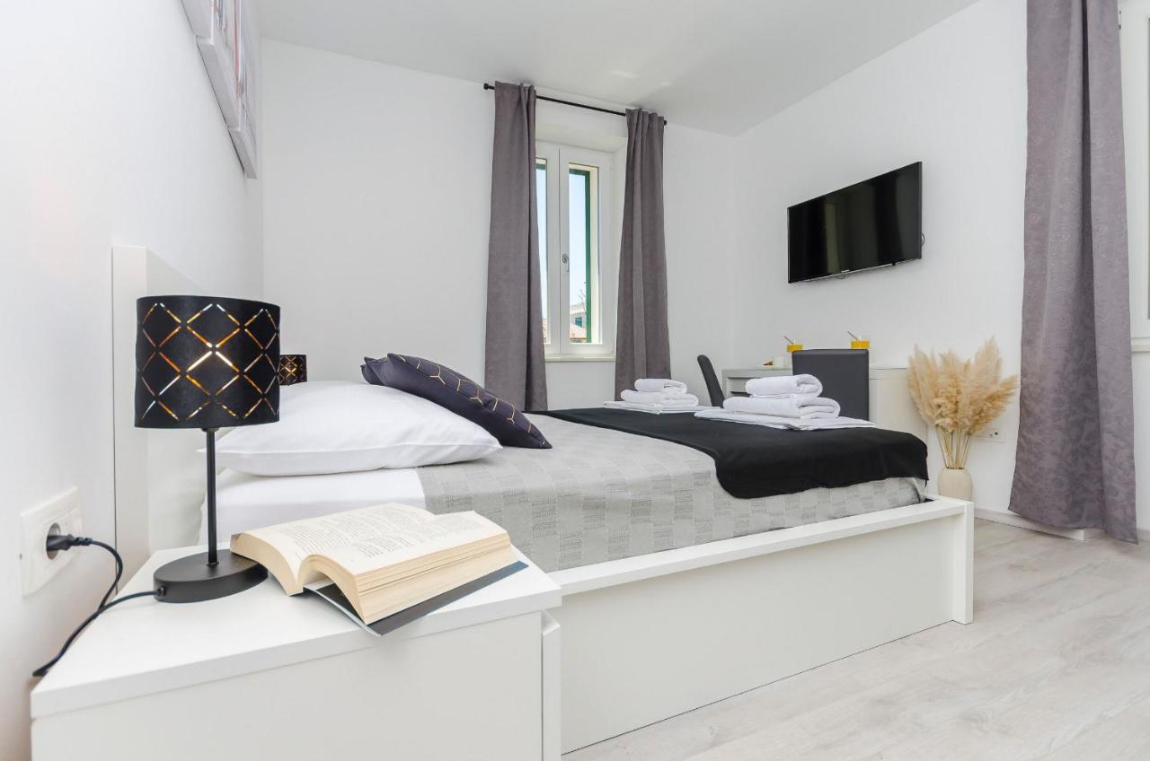 Apartments And Rooms Adriatic Suites Sibenik Luaran gambar